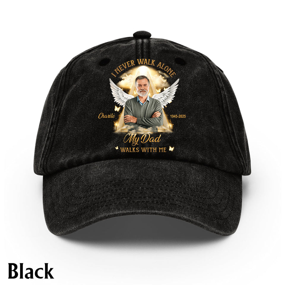Je ne marche jamais seul - Casquette en denim délavé personnalisée en hommage