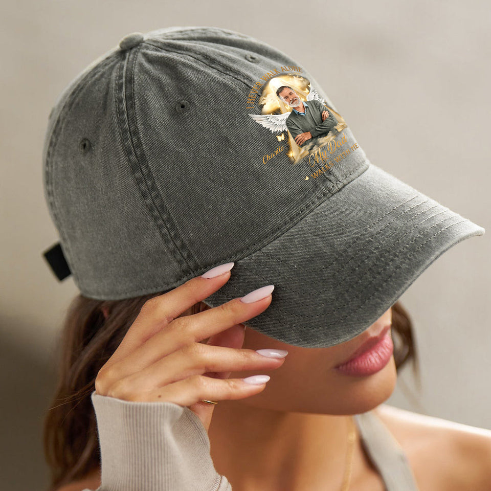 Je ne marche jamais seul - Casquette en denim délavé personnalisée en hommage