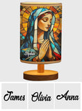 Lampe de table chrétienne personnalisée Mère Maria avec pied en bois