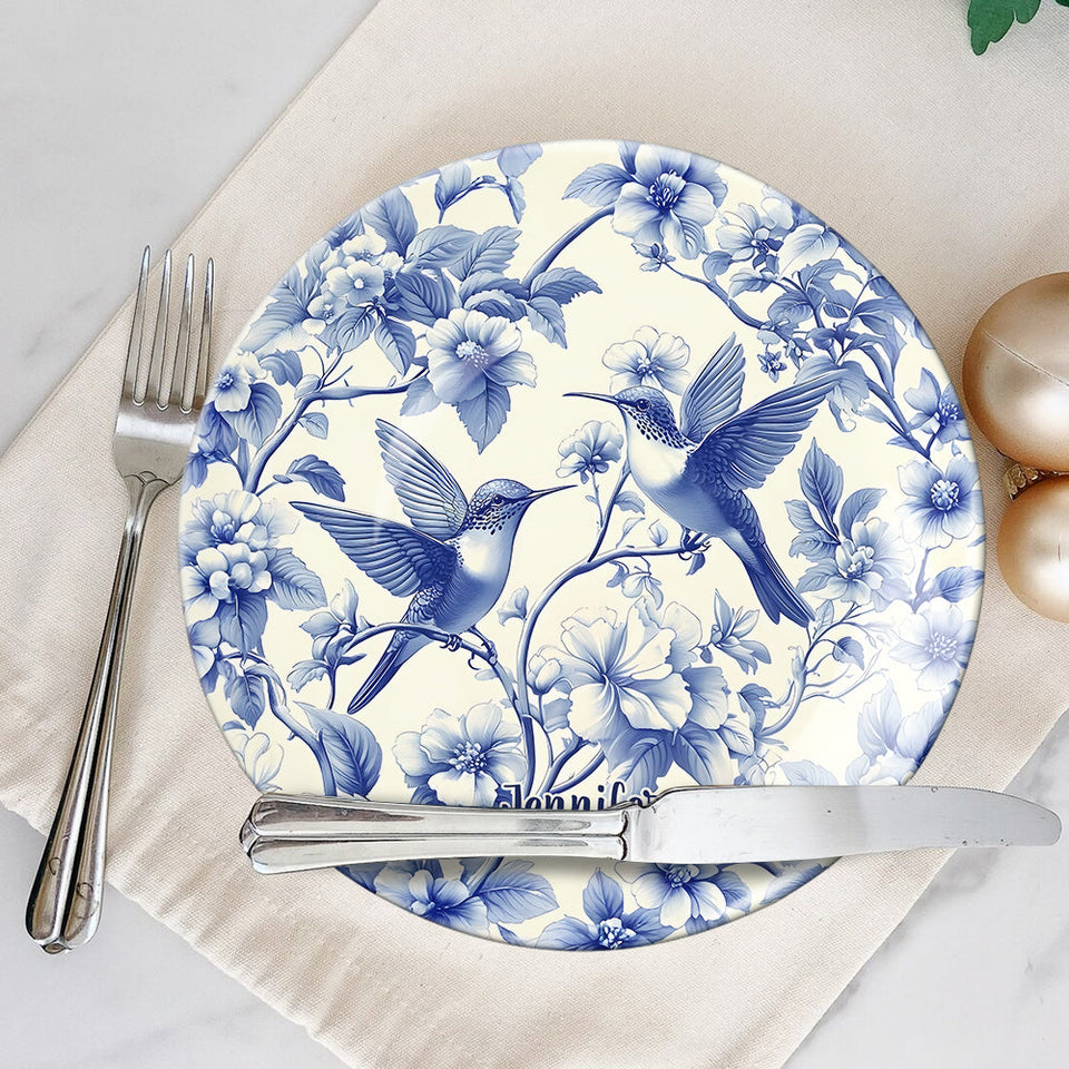 Assiette ronde en céramique personnalisée avec un magnifique motif Toile de Jouy colibri