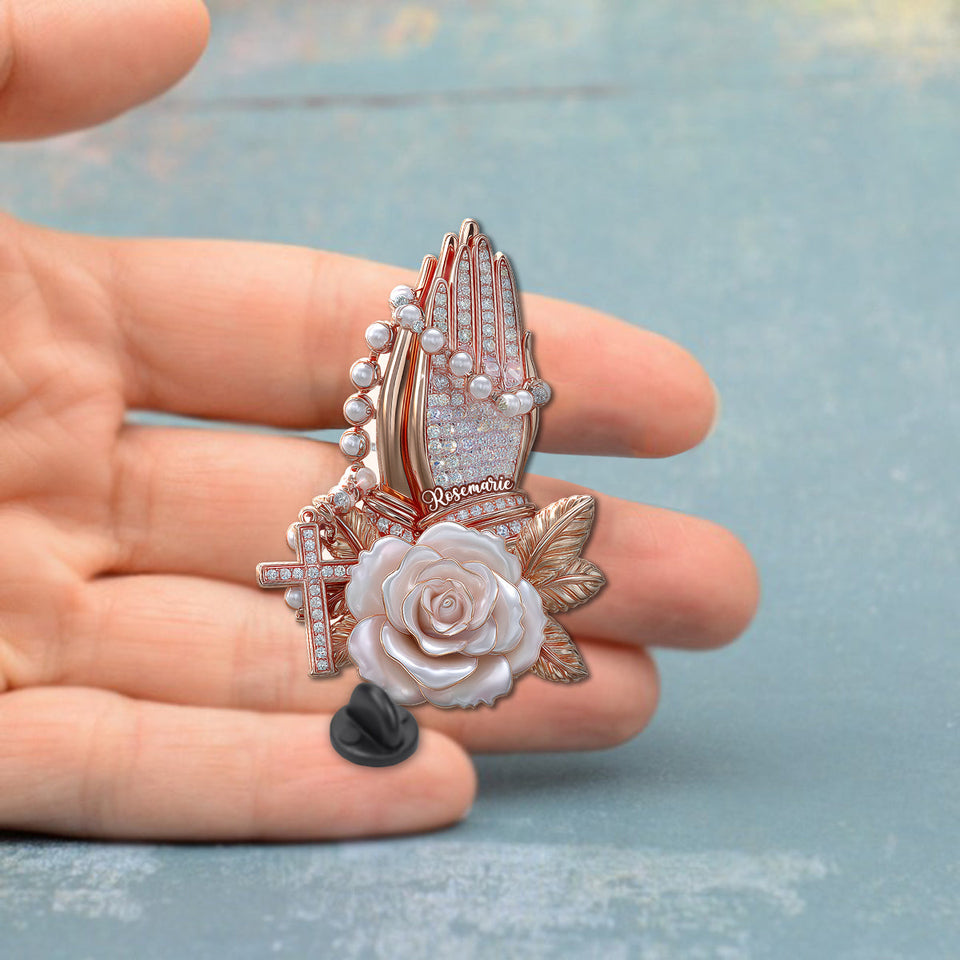 Mains en prière avec des roses - Broche chrétienne personnalisée