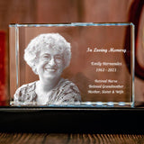 En souvenir de - Cadeau commémoratif pour la perte d'un être cher - Lampe en cristal cubique 3D gravée au laser et personnalisée