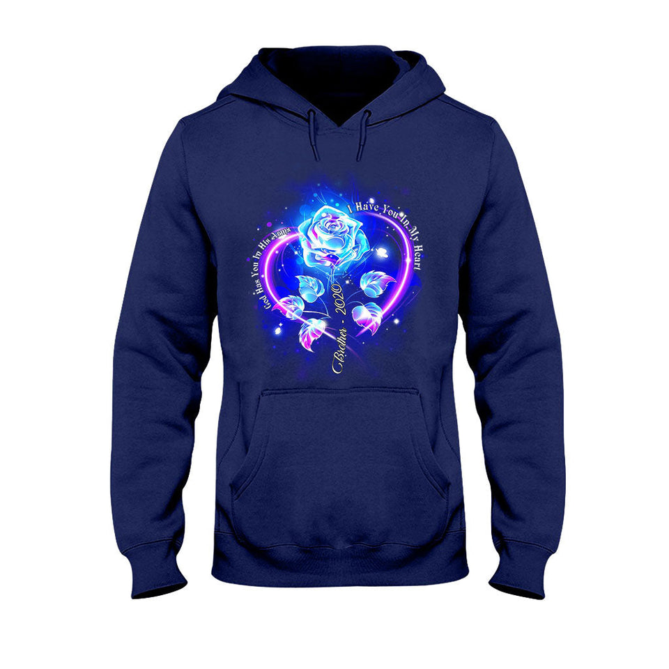 Dieu te tient dans ses bras, je te porte dans mon cœur - T-shirt et sweat à capuche personnalisés en hommage