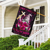 Je n'ai pas besoin de chance, j'ai Jésus - Drapeau de maison avec ruban et croix - Sensibilisation au cancer du sein 0822