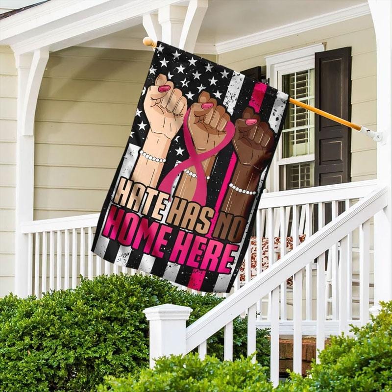Ici, la haine n'a pas sa place - Drapeau de la Maison de sensibilisation au cancer du sein 0822