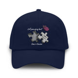 Casquette classique brodée personnalisée en hommage à un papillon libellule et à une plume céleste - Casquette commémorative brodée personnalisée